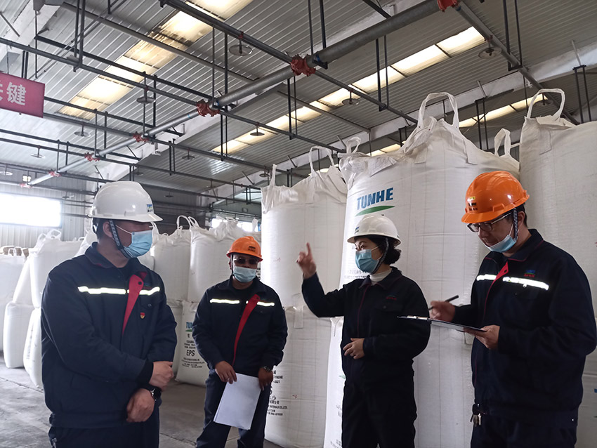 欣欣向荣 心心相印-新材料公司开展职能部门人员下基层活动